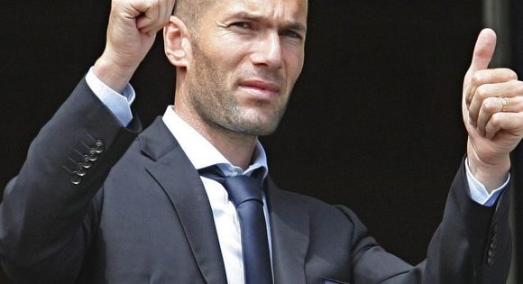 Bonne année à tous et merci Zinedine… Bonne année à tous et merci Zinedine…